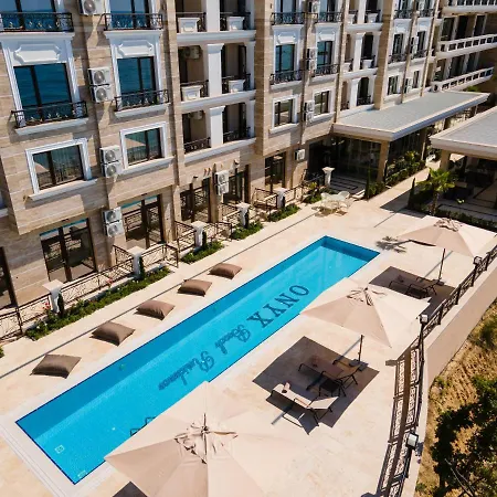 Onyx Beach Residence - Free Beach Access & Parking-3