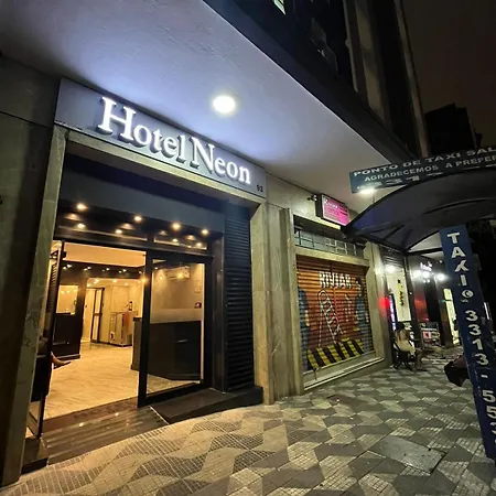 Hotel Neon - próximo a 25 de março, Bom Retiro e Brás, á 2min do mirante Sampa SKY e pista de skate Anhangabaú-2