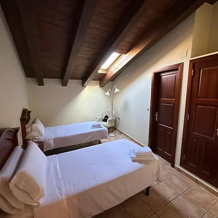 Hotel De La Villa-2