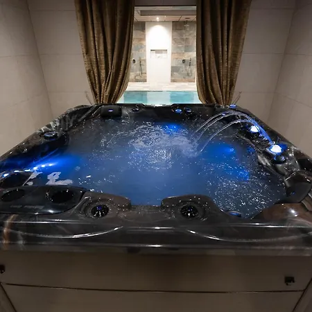CARACALLA PRIVE - Chambres d'hôtes avec Piscine, Jaccuzi et Hammam privatifs-3