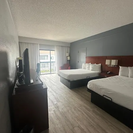 Super 8 By Wyndham Dallas Love Field Airport-2