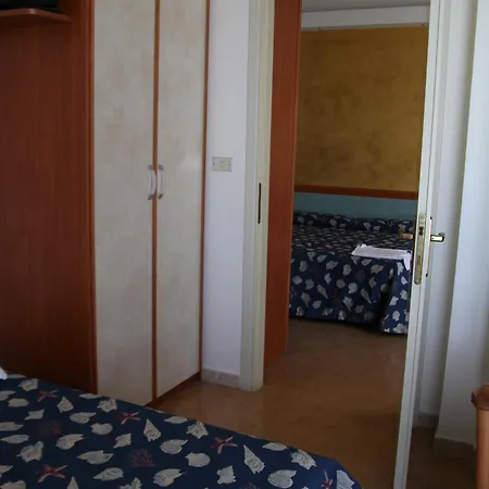 Hotel Montmartre-2