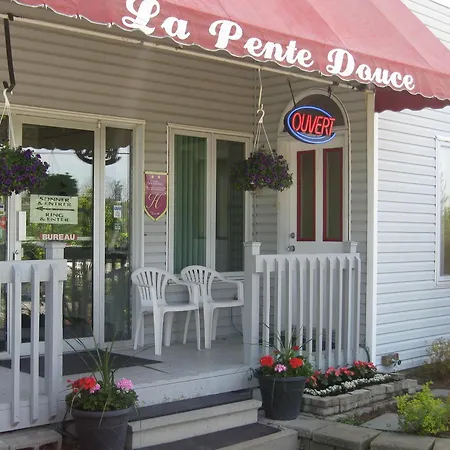 Motel De La Pente Douce-2