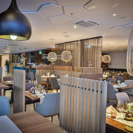 Hotel Seven-2