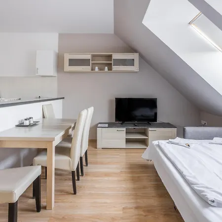 Corvin Plaza Apartments & Suites-3