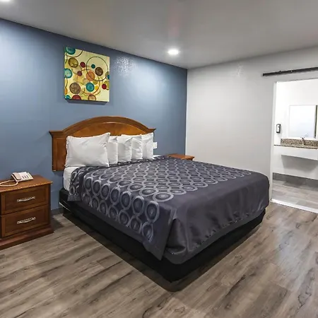 Hitching Post Studios Inn-3