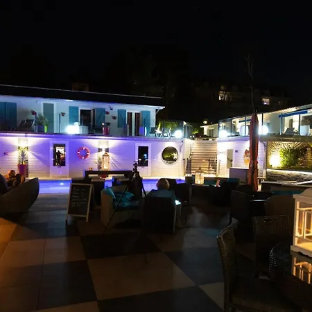 Hotel La Piscine-3