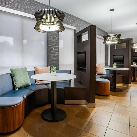 Courtyard By Marriott Auburn-2