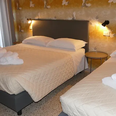Hotel Spring-2