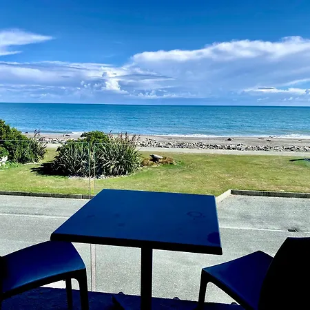 Beachfront Hotel Hokitika-3