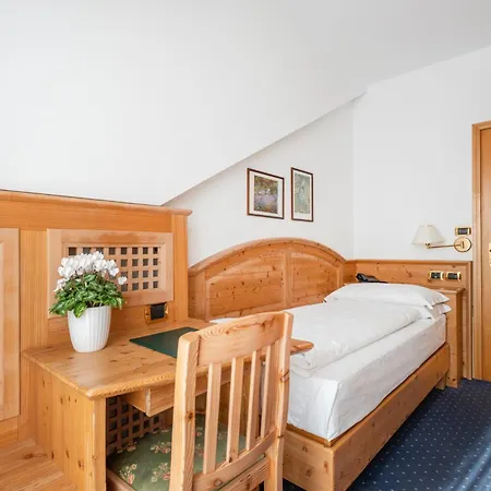 Hotel Lucia-2