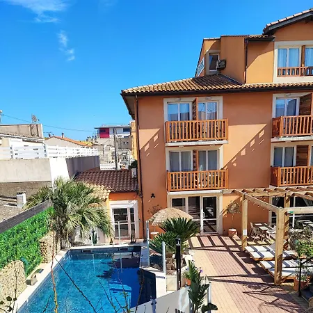 Logis Hotel De La Clape-3