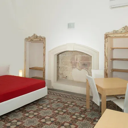 Relais Carlo V - Palazzo Storico-3