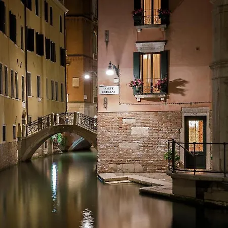 Locanda Ai Santi Apostoli Sul Canal Grande - Ferretti Hotels Collection-2