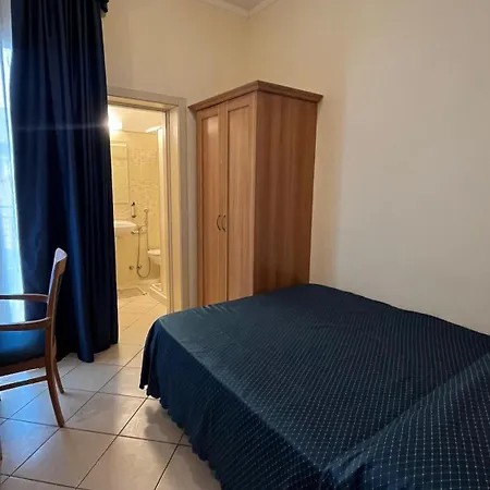 Hotel De La Ville-2