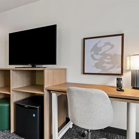 Spark By Hilton Merrillville-3