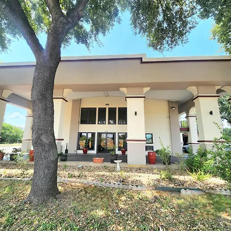 Days Inn By Wyndham San Marcos-2