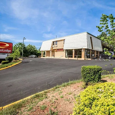 Econo Lodge Biltmore-2
