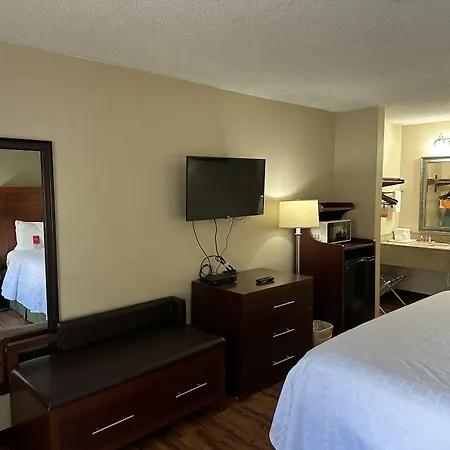Econo Lodge Huntington - Barboursville University Area-3