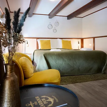 Harbour Hub Hotel-2