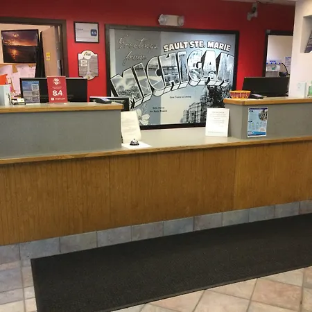 Super 8 By Wyndham Sault Ste. Marie-3