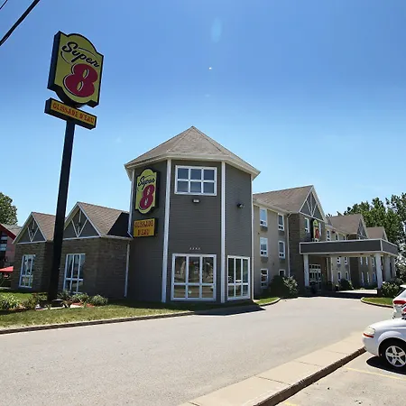 Super 8 By Wyndham Trois-Rivieres-3