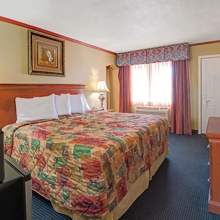Days Inn By Wyndham Albuquerque Downtown-2