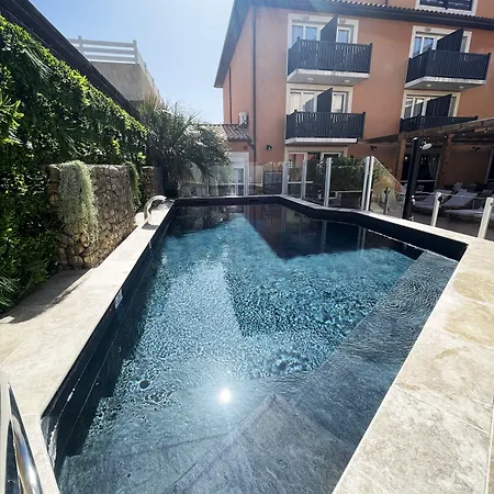 Logis Hotel De La Clape-2
