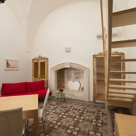 Relais Carlo V - Palazzo Storico-2