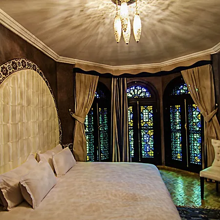Palais Ommeyad Jacuzzi Suites & Spa-3