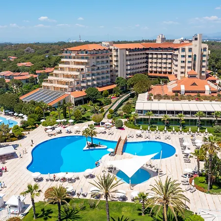 Bellis Deluxe Hotel & Heated For Winter Aqua Park-3