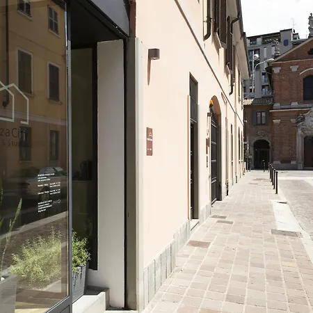 Monza City Rooms & Studios-2
