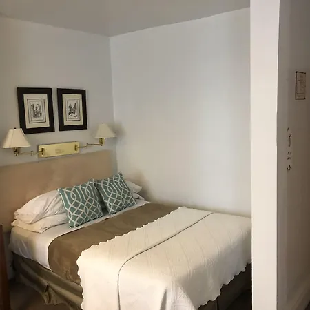 Au Petit Hôtel-2