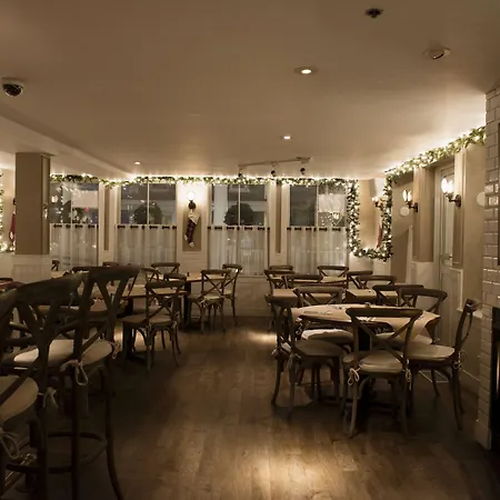 The Crown And Anchor Inn-3