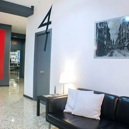 Quart Youth Hostel & Apartments-3