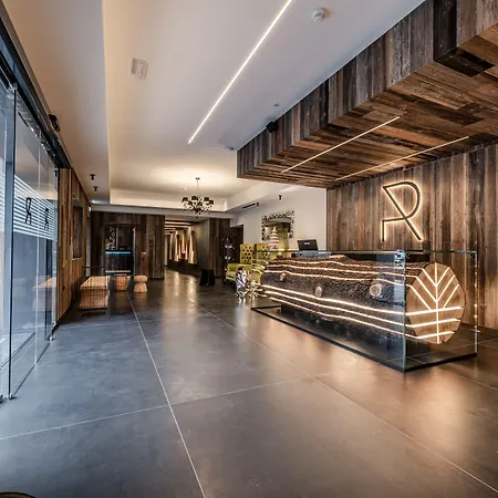 Hotel Ravelli Luxury Spa-3