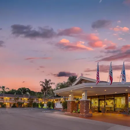 Best Western Plus Carriage Inn-3