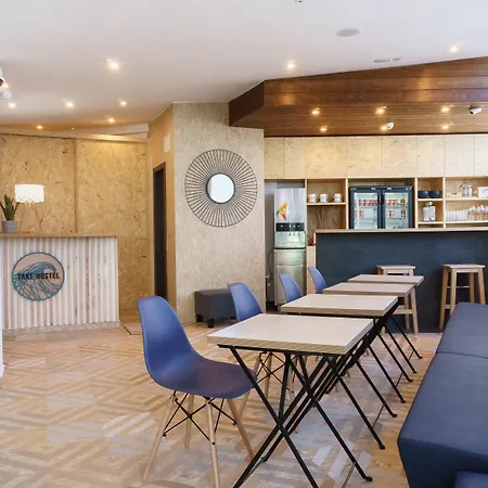 Take Surf Hostel Conil-3