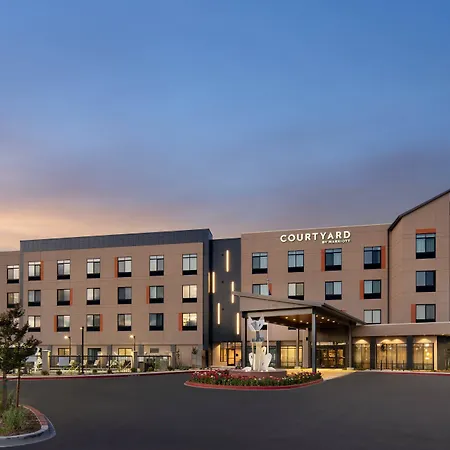 Courtyard By Marriott Petaluma Sonoma County-3