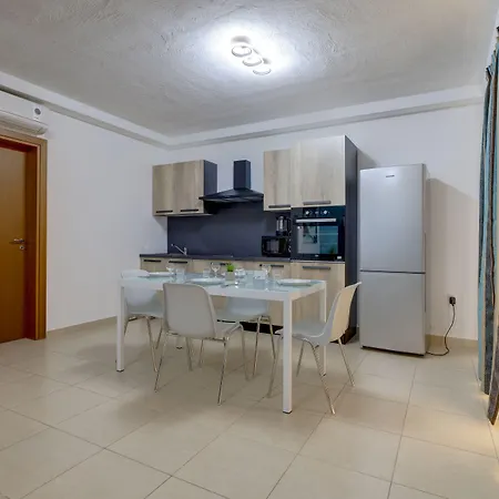 Sliema Tigne Suites-2