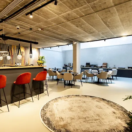 The Amberlyn Suite Hotel-3