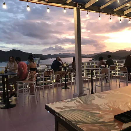 Sunburn Suites And Rooftop Bar-2