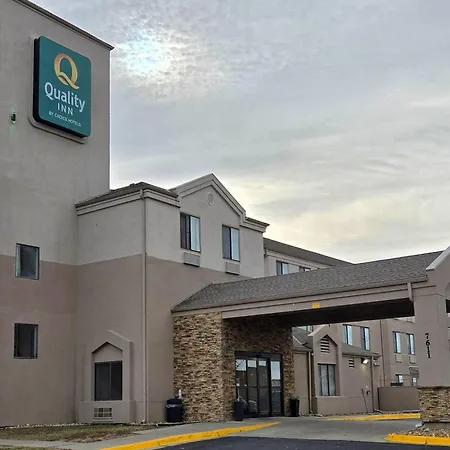 Quality Inn Kansas City International Airport-3