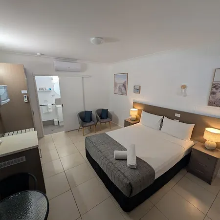 Moffat Beach Motel Caloundra-3
