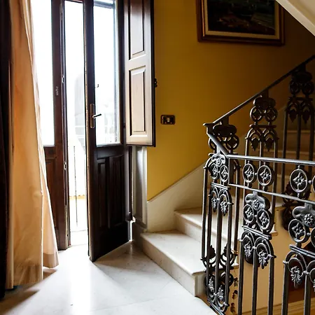 Principe Augusta affitta camere-3