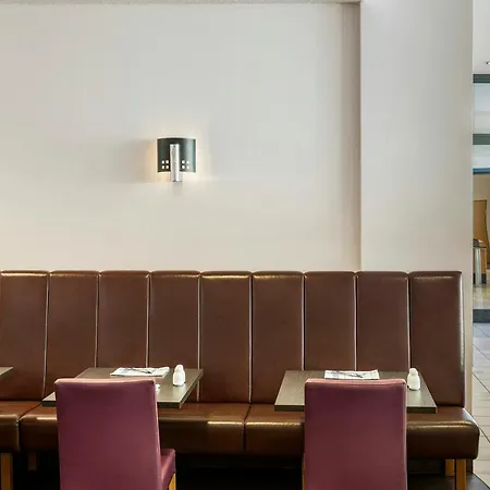 Hotel Freiburg City Center By Leonardo Hotels-3