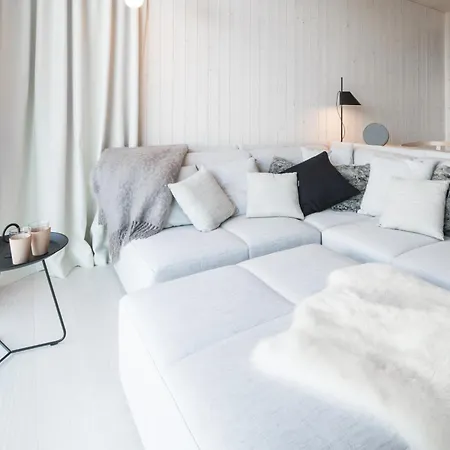 Arctic Treehouse Hotel-2