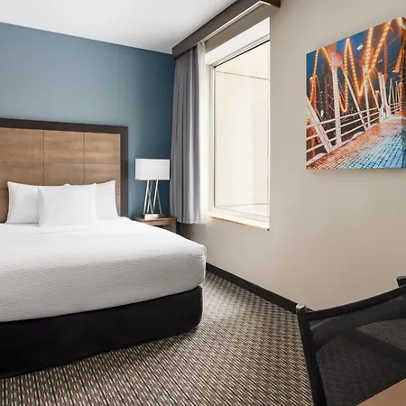 La Quinta Inn & Suites By Wyndham Chicago Downtown-3
