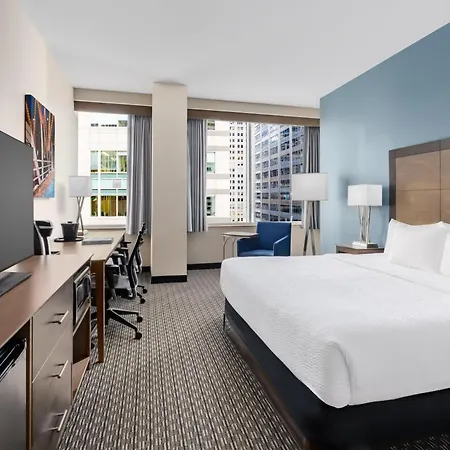 La Quinta Inn & Suites By Wyndham Chicago Downtown-2