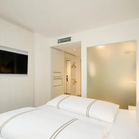 Premier Inn Freiburg City Nord-2